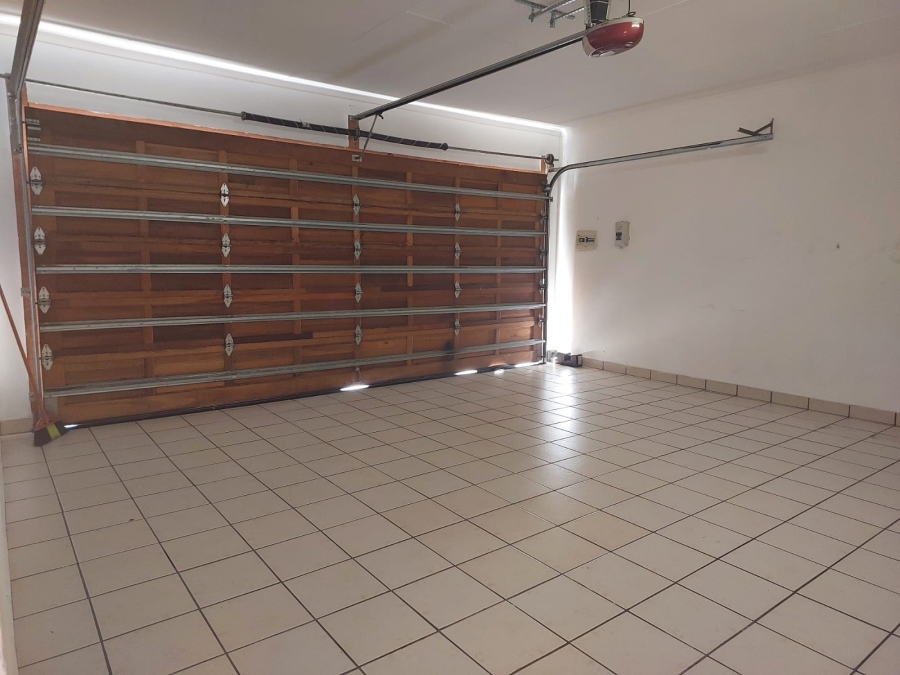 4 Bedroom Property for Sale in Waterval East North West
